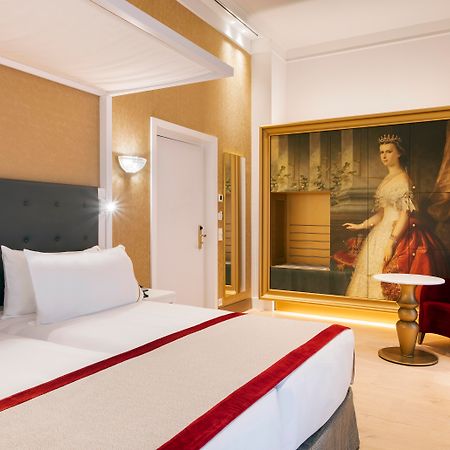 Aurea Ana Palace By Eurostars Hotel Company Budapest Exterior photo A room at the hotel