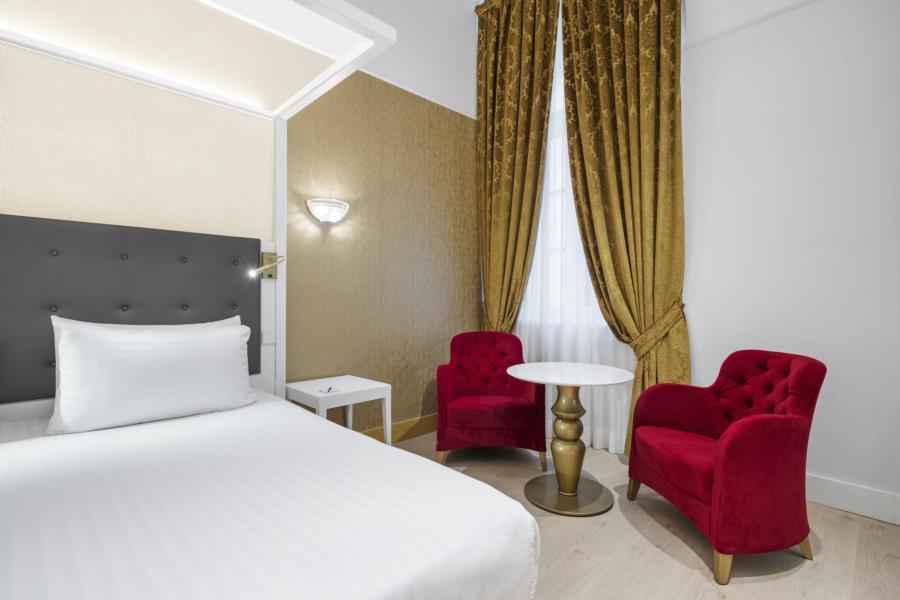 Aurea Ana Palace By Eurostars Hotel Company Budapest Exterior photo A room at the hotel