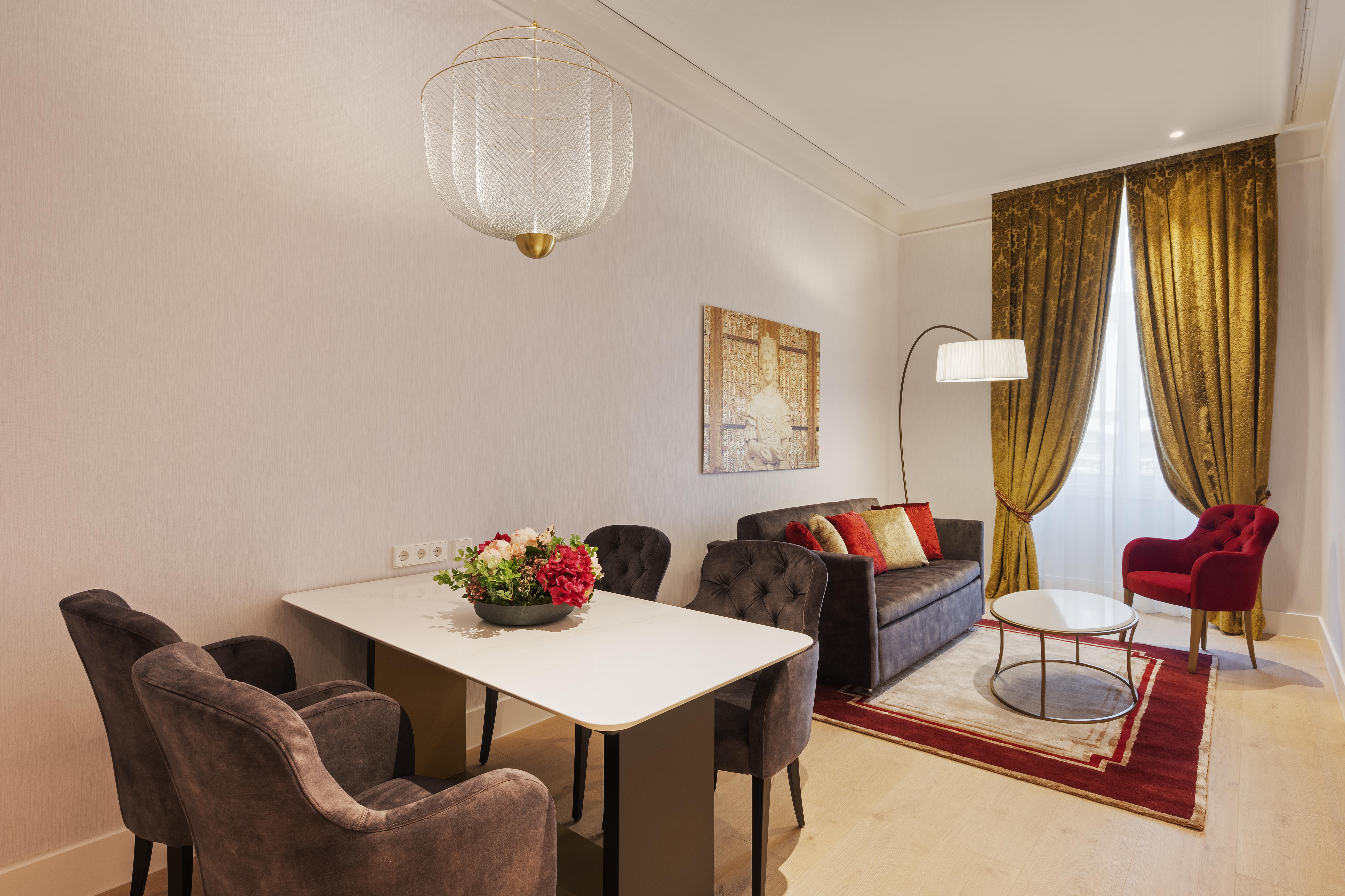 Aurea Ana Palace By Eurostars Hotel Company Budapest Exterior photo A suite at the hotel