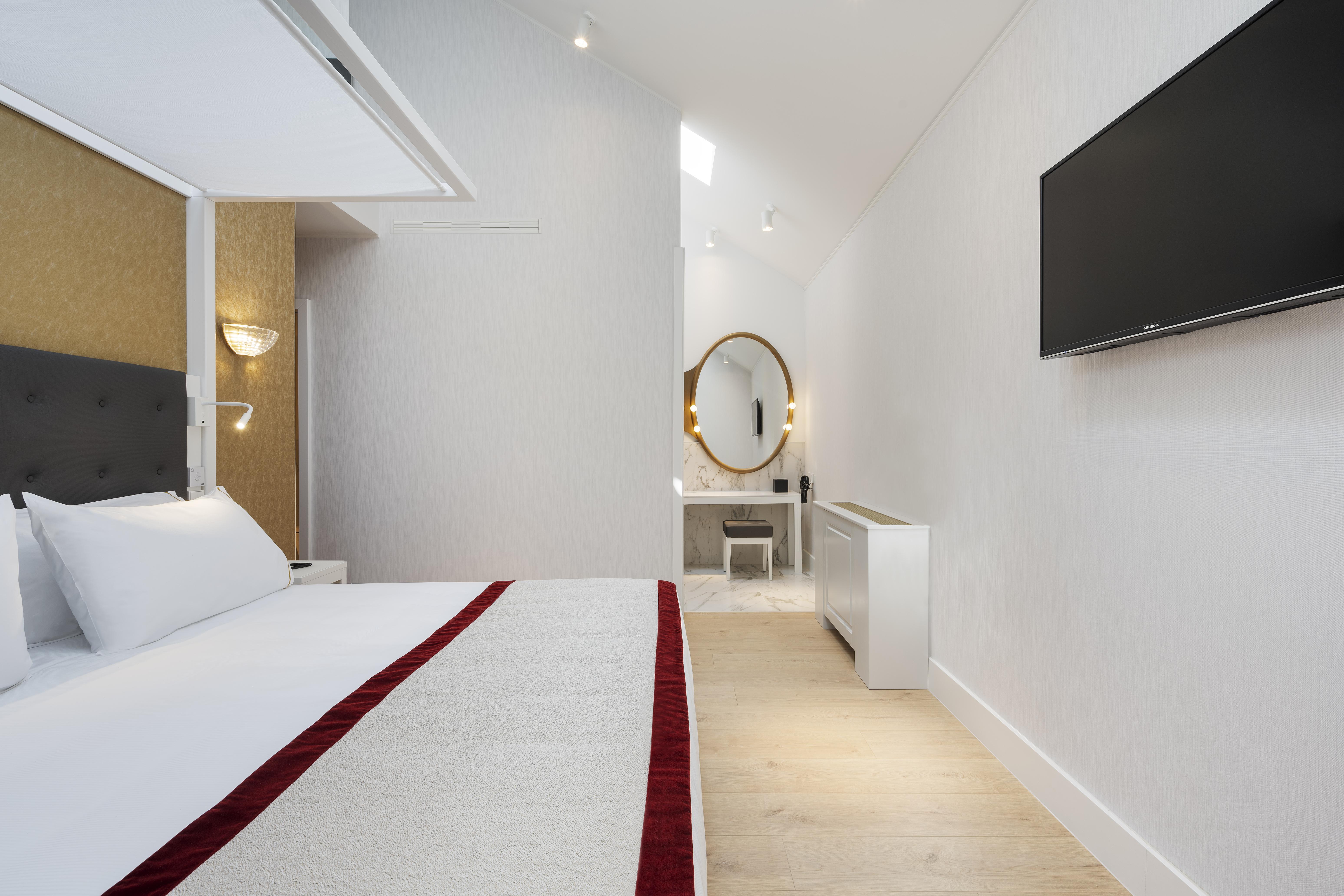 Aurea Ana Palace By Eurostars Hotel Company Budapest Exterior photo A room at the hotel