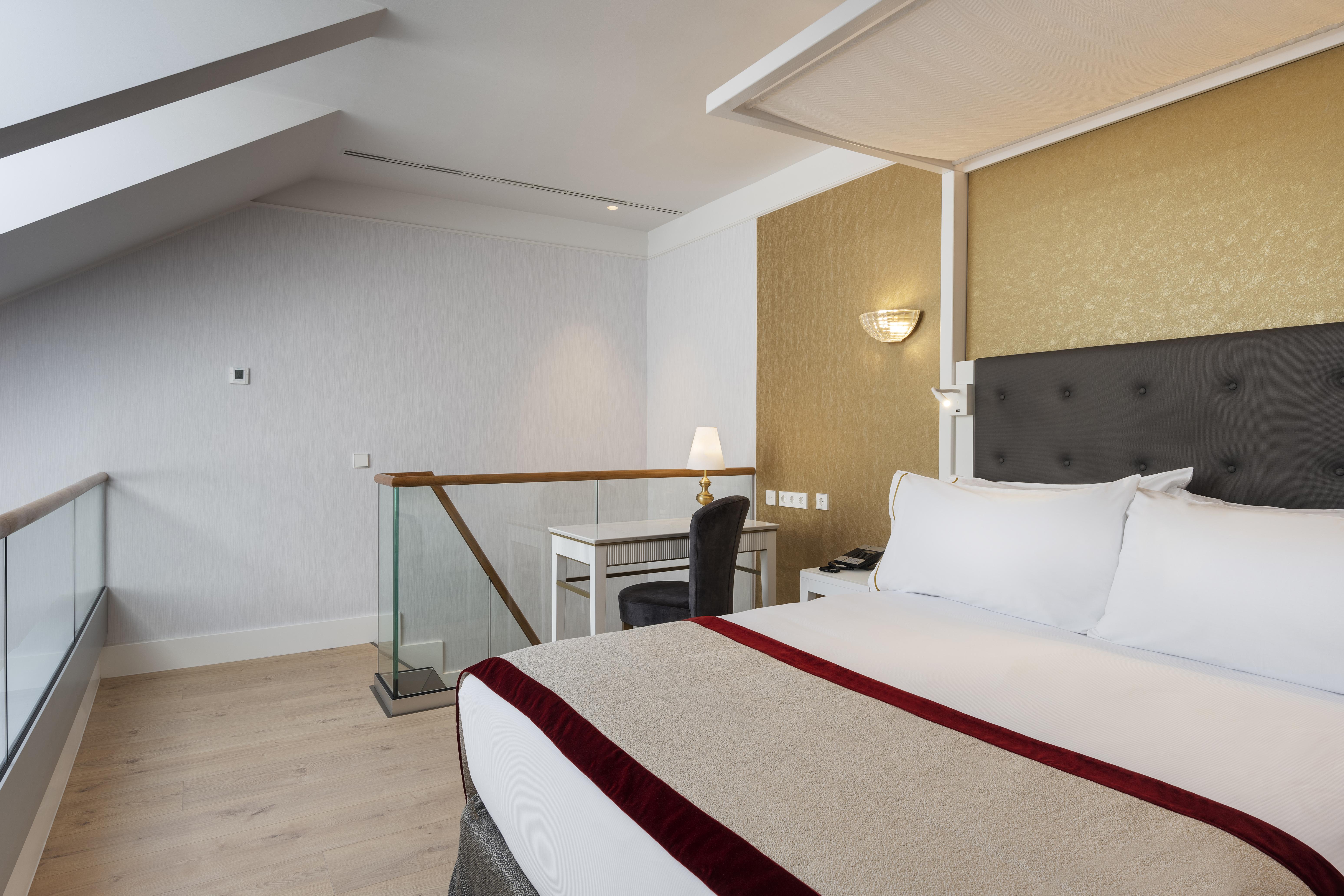 Aurea Ana Palace By Eurostars Hotel Company Budapest Exterior photo A room at the hotel