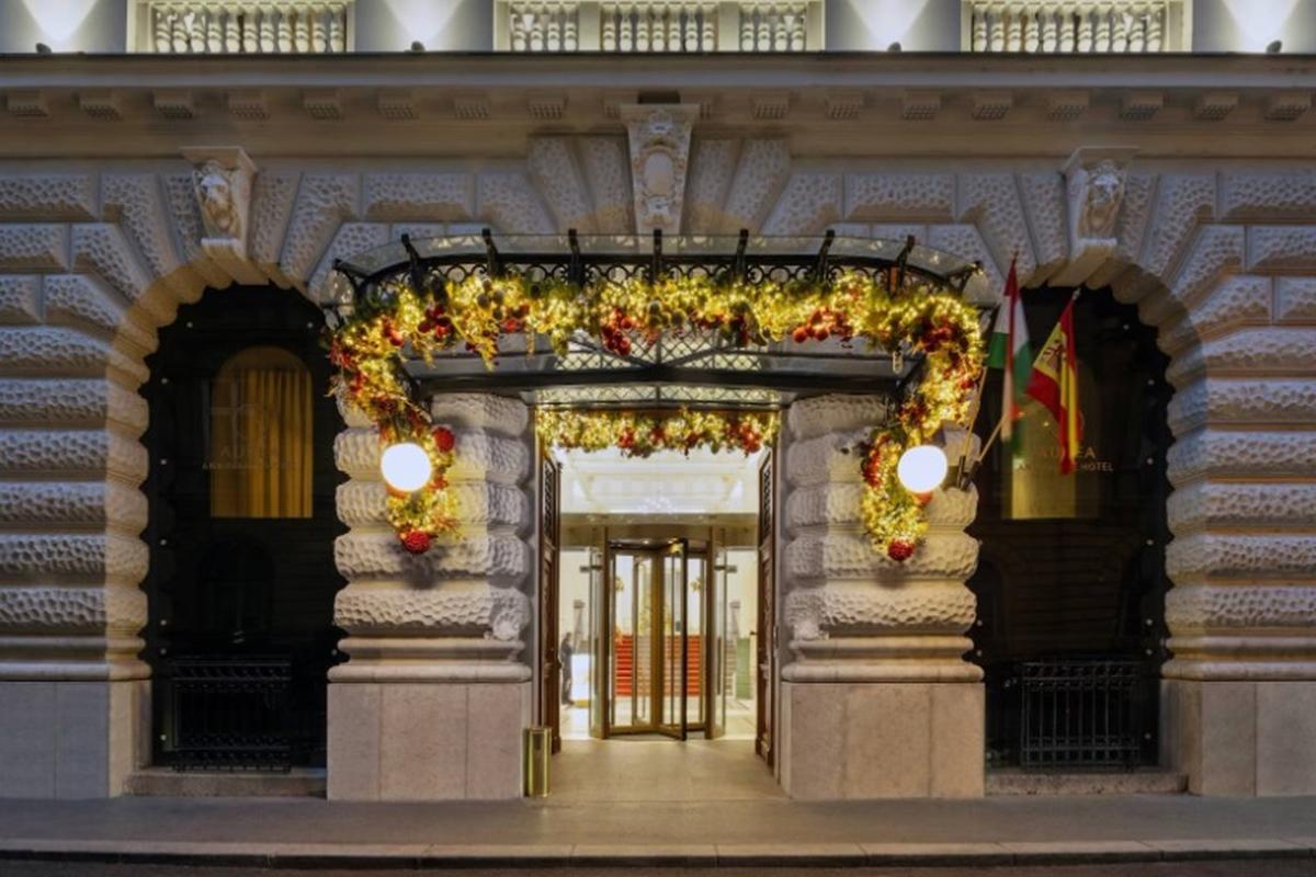 Aurea Ana Palace By Eurostars Hotel Company Budapest Exterior photo The entrance to the hotel