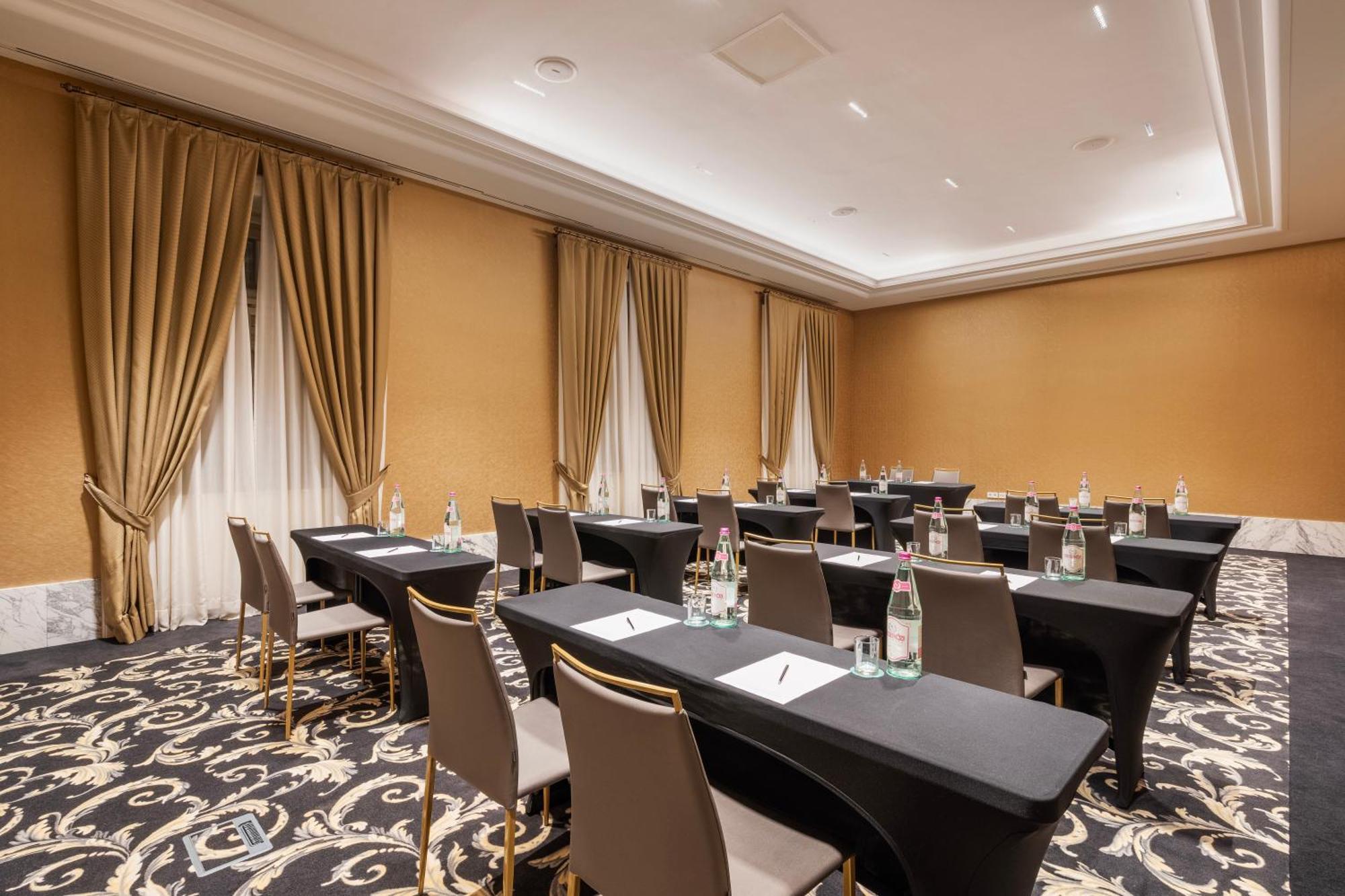 Aurea Ana Palace By Eurostars Hotel Company Budapest Exterior photo Meeting room